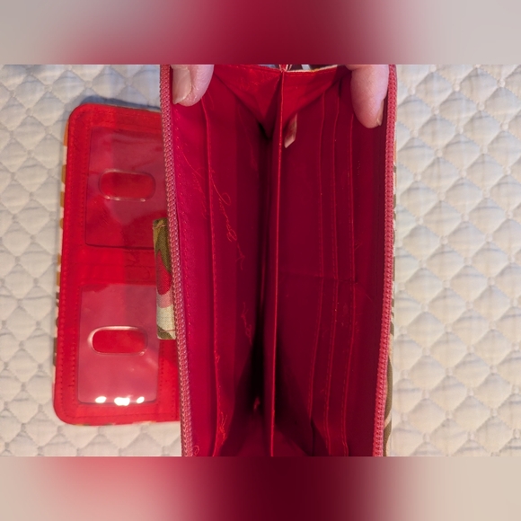 VERA BRADLEY Turn Lock Wallet In Folkloric - Picture 7 of 7